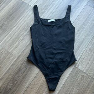 Aritzia babaton bodysuit
